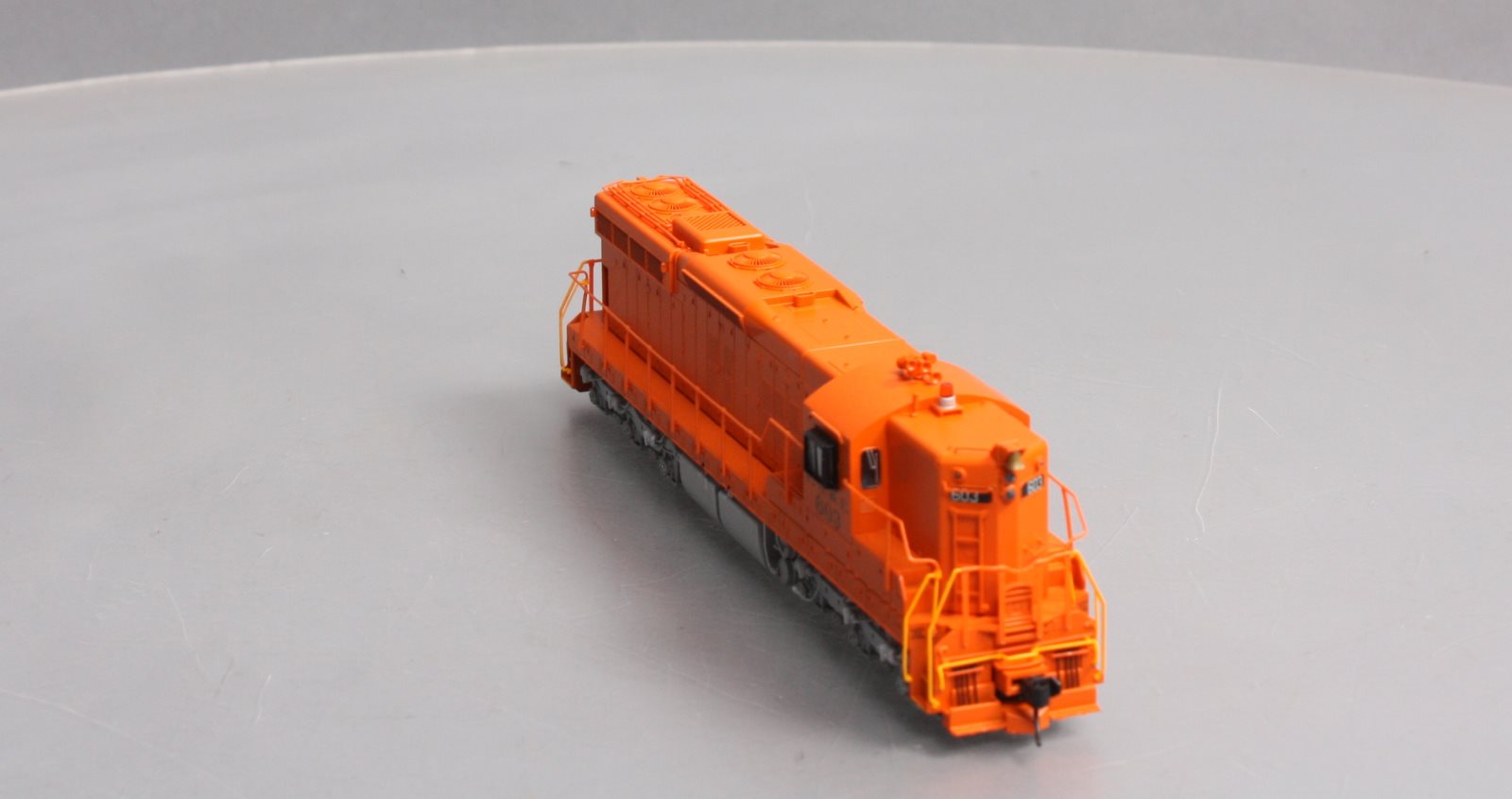 Walthers 920-41627 HO Elgin, Joilet & Eastern EMD SD9 Diesel Locomotive #603