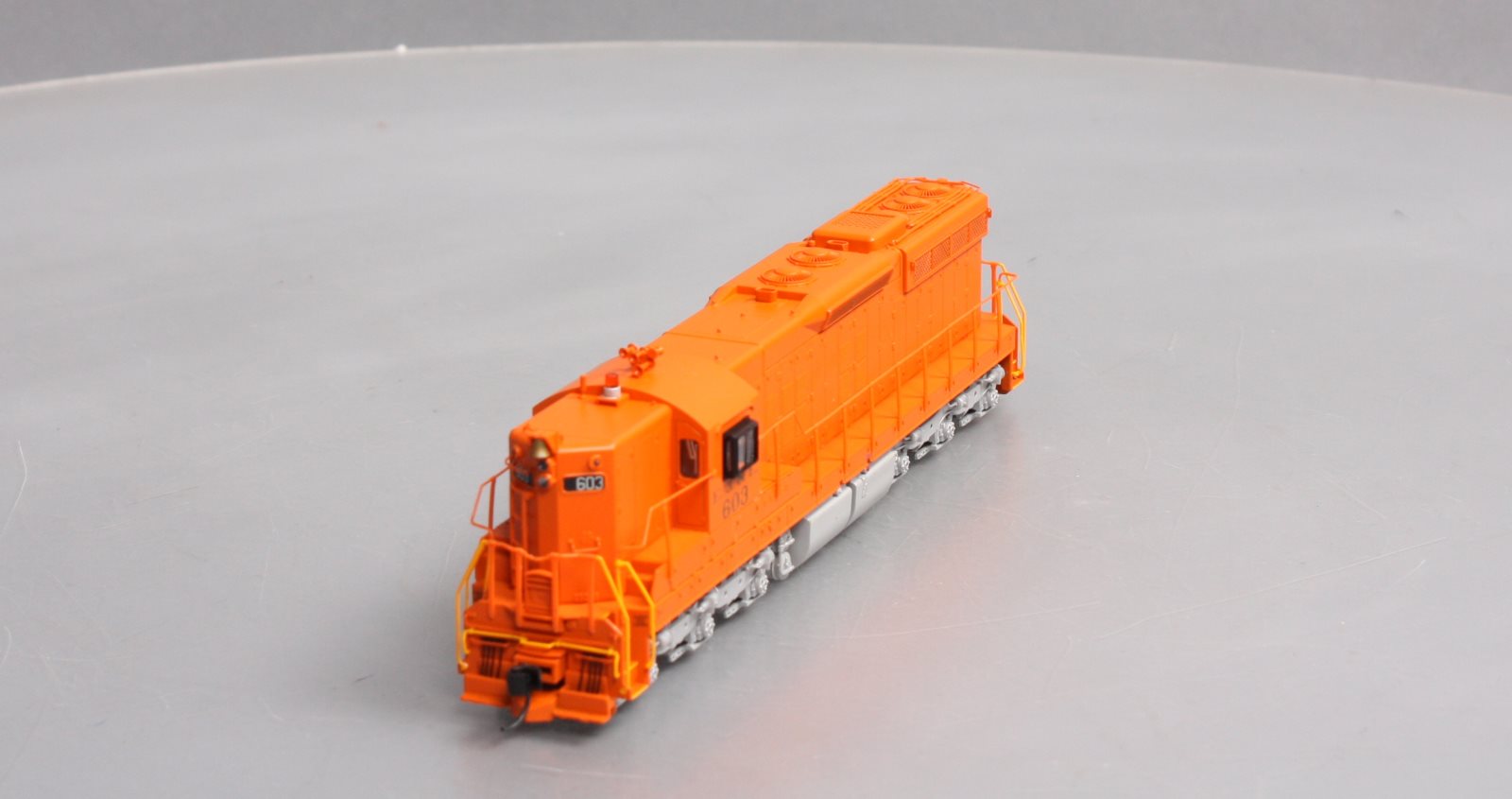 Walthers 920-41627 HO Elgin, Joilet & Eastern EMD SD9 Diesel Locomotive #603