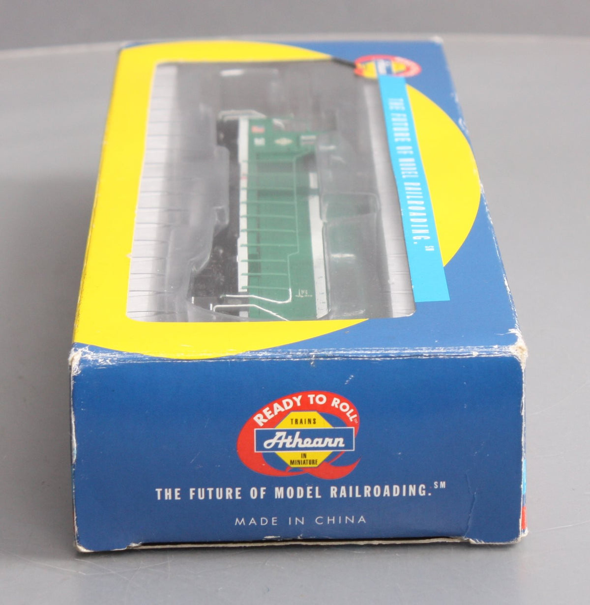 Athearn 79987 HO Scale New York & Atlantic GP38-2 Diesel Locomotive #261 LN/Box