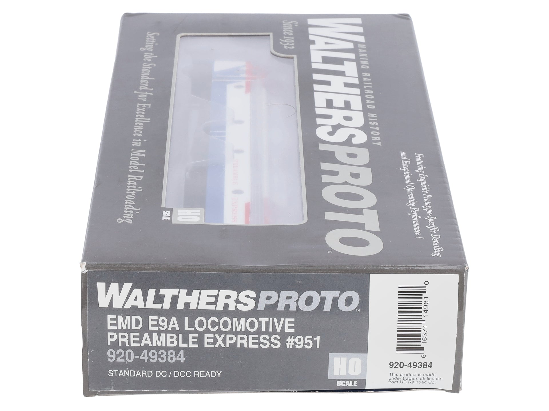 Walthers 920-49384 HO Preamble Express EMD E9A Diesel Locomotive #951