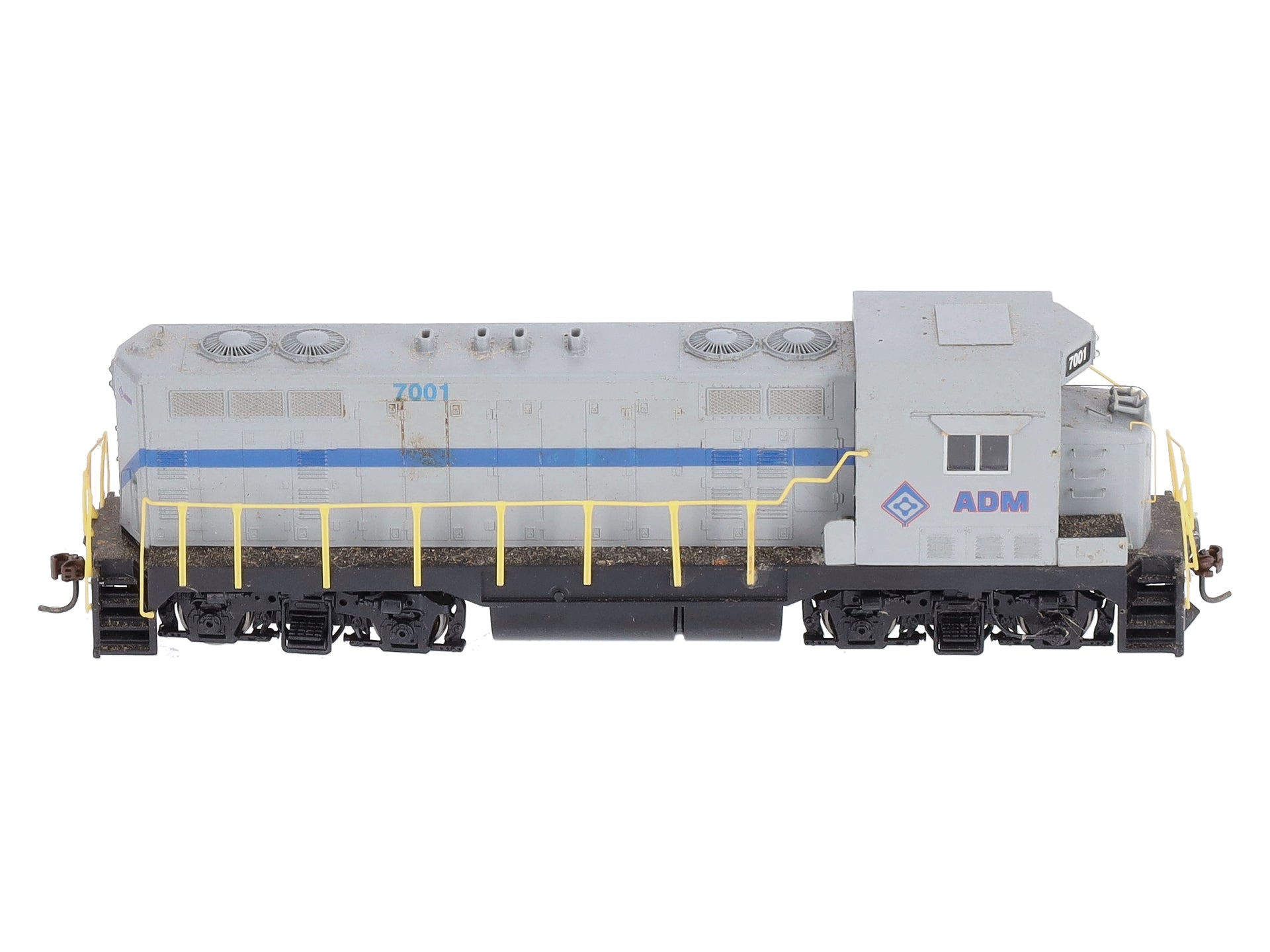 Athearn 89913 HO Scale ADM Diesel Locomotive # 7001 – Trainz