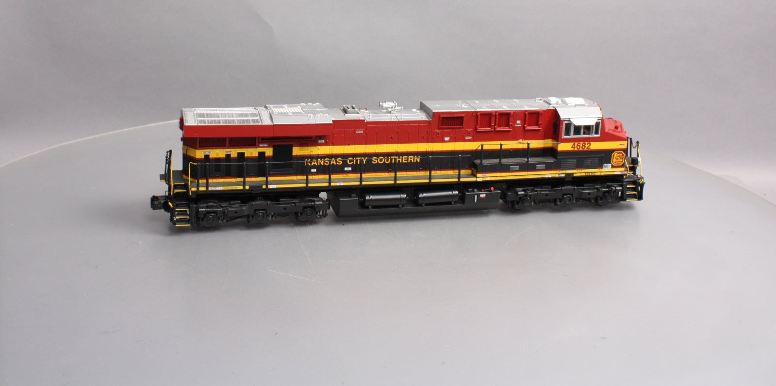 MTH 20-2982-1 KCS ES44AC Diesel Engine w/PS2 #4682 (Hi-Rail Wheels)