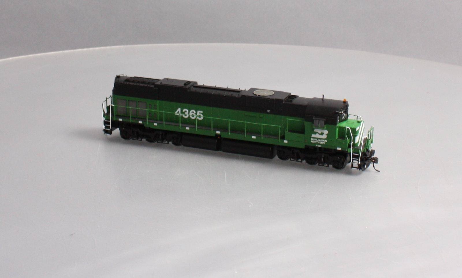 Bowser 24389 HO Scale Burlington Northern ALCO Century C-636 Diesel Engine #4365