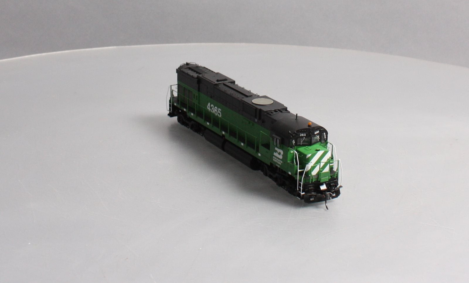 Bowser 24389 HO Scale Burlington Northern ALCO Century C-636 Diesel Engine #4365