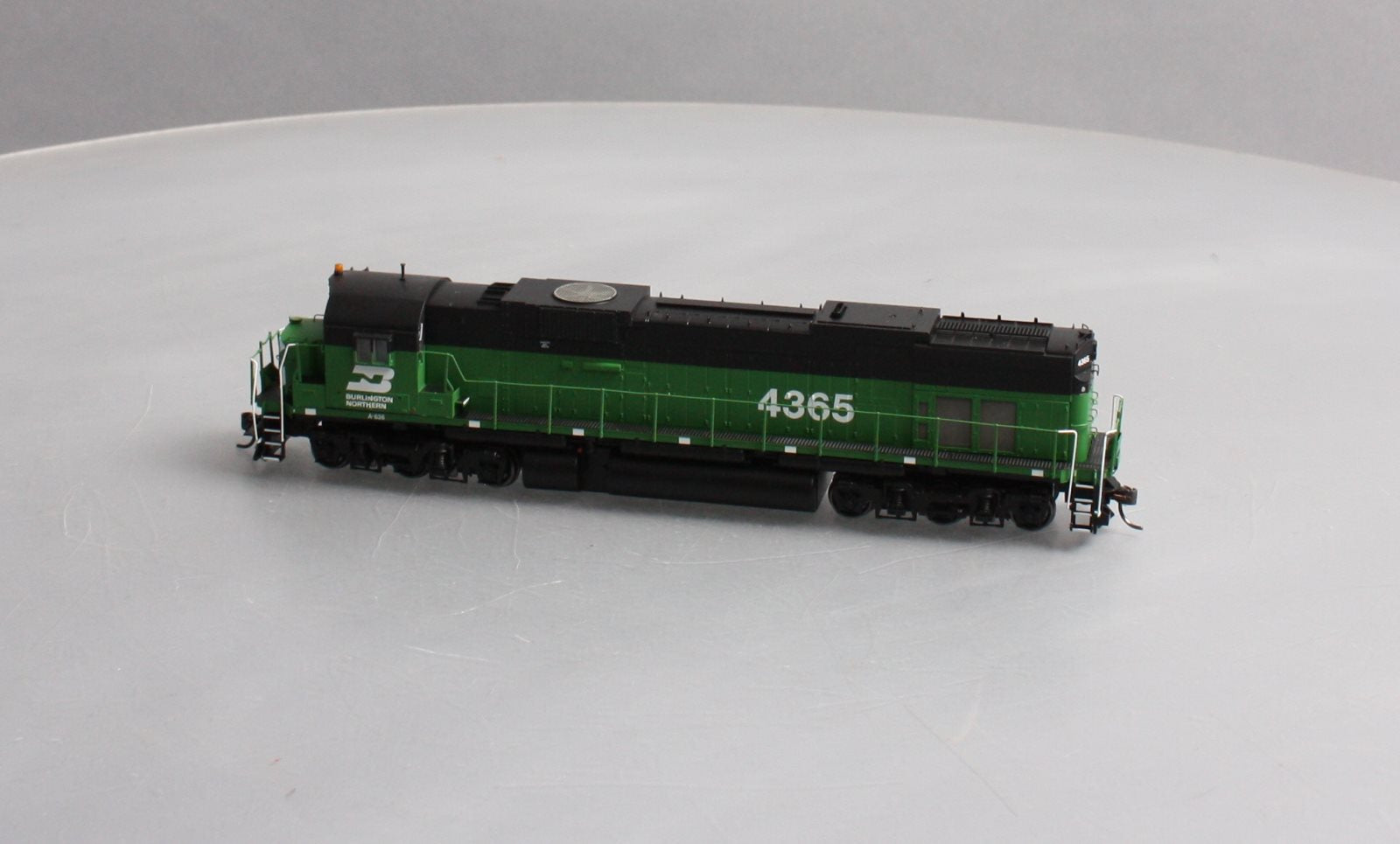 Bowser 24389 HO Scale Burlington Northern ALCO Century C-636 Diesel Engine #4365