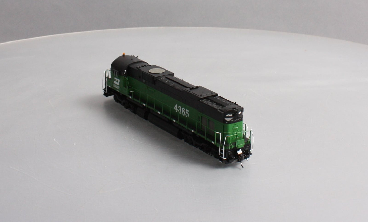 Bowser 24389 HO Scale Burlington Northern ALCO Century C-636 Diesel Engine #4365