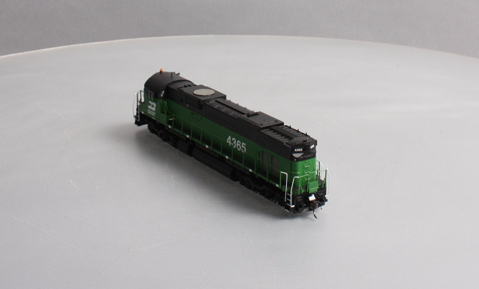 Bowser 24389 HO Scale Burlington Northern ALCO Century C-636 Diesel Engine #4365