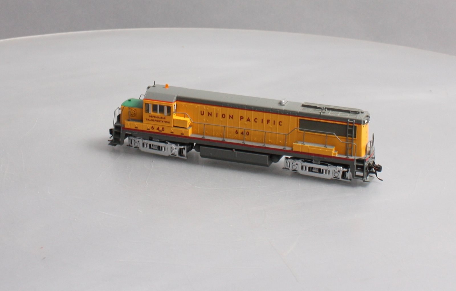 Bowser 24567 HO Scale Union Pacific U-25B Phase II Diesel Engine #640