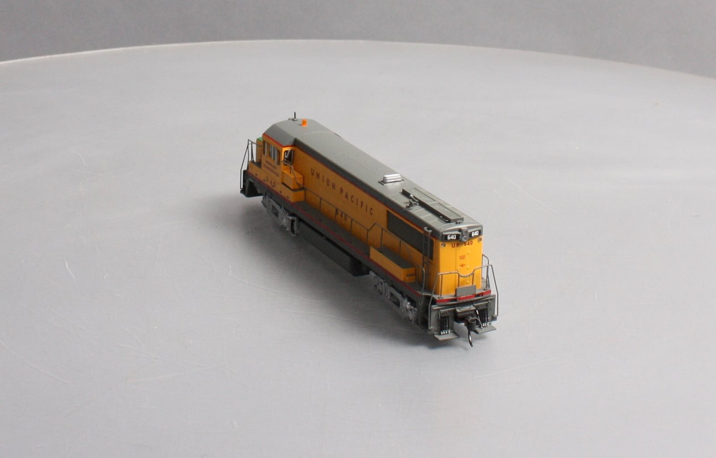 Bowser 24567 HO Scale Union Pacific U-25B Phase II Diesel Engine #640