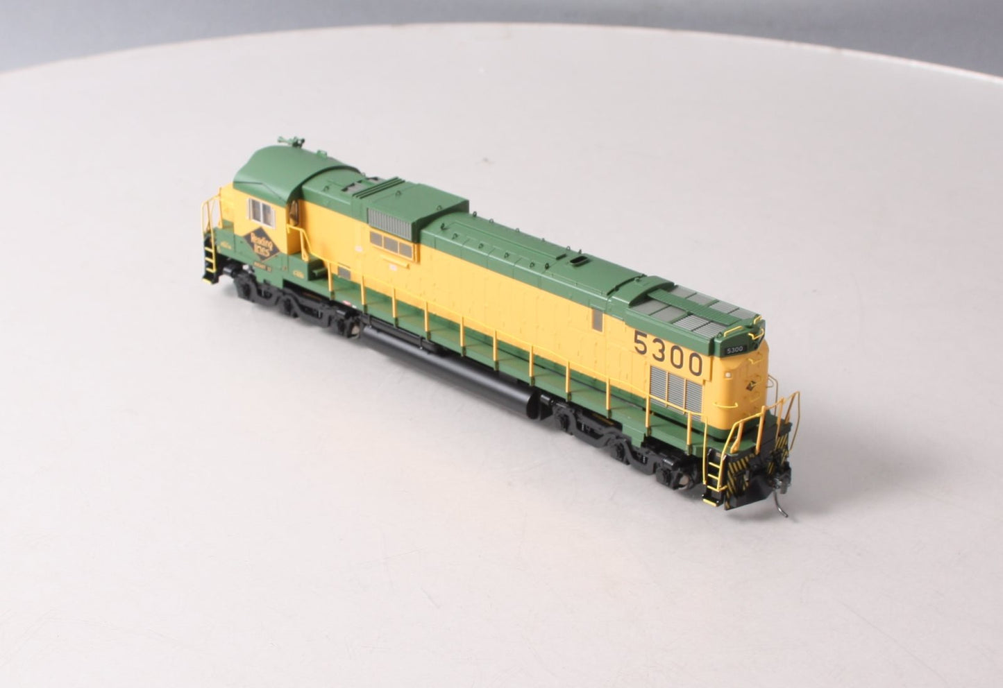 Bowser 23691 HO Reading Executive Line Diesel Alco C630 w/Tri-Mount #5300