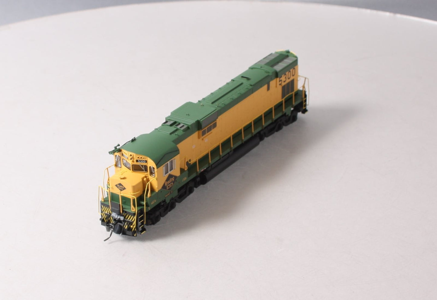 Bowser 23691 HO Reading Executive Line Diesel Alco C630 w/Tri-Mount #5300