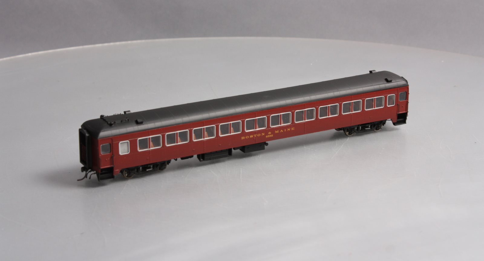 Rapido Trains 109051 HO Boston & Maine PS Osgood-Bradley 10-Window Coach #4592