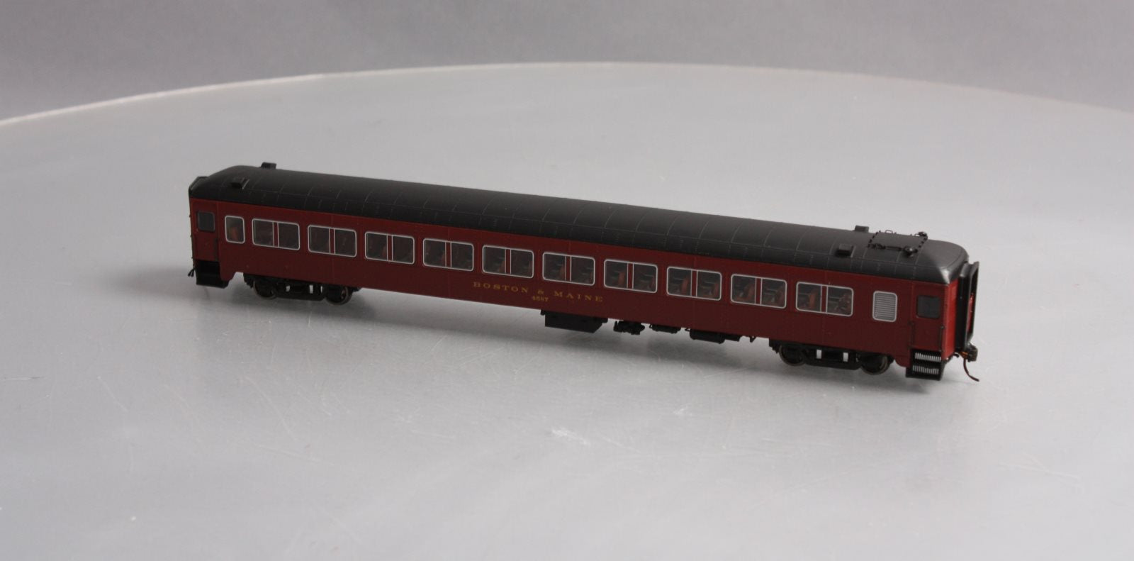 Rapido Trains 109050 HO Boston & Maine PS Osgood-Bradley 10-Window Coach #4587