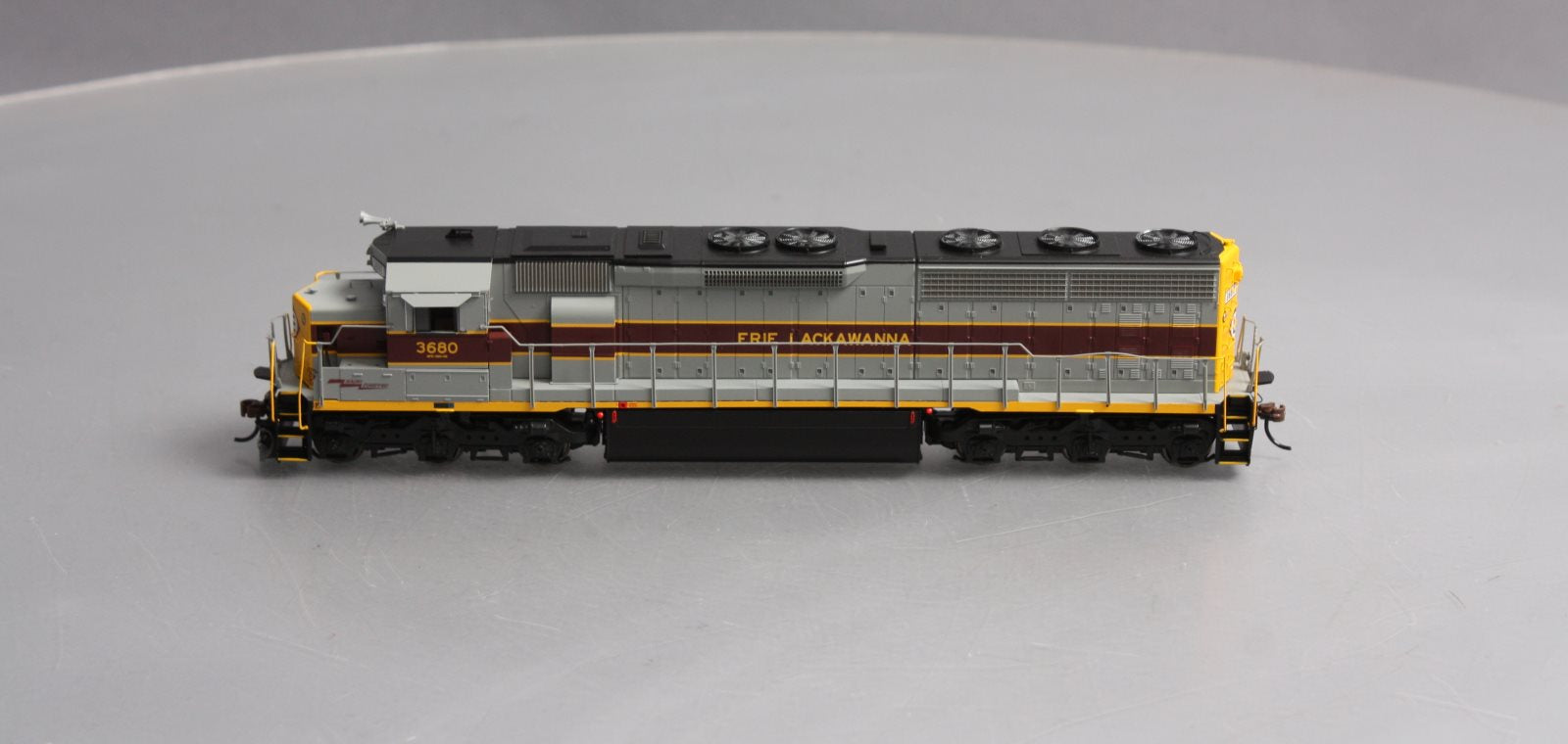 Athearn G86110 HO Erie Lackawanna SD45-2 Diesel Locomotive #3680