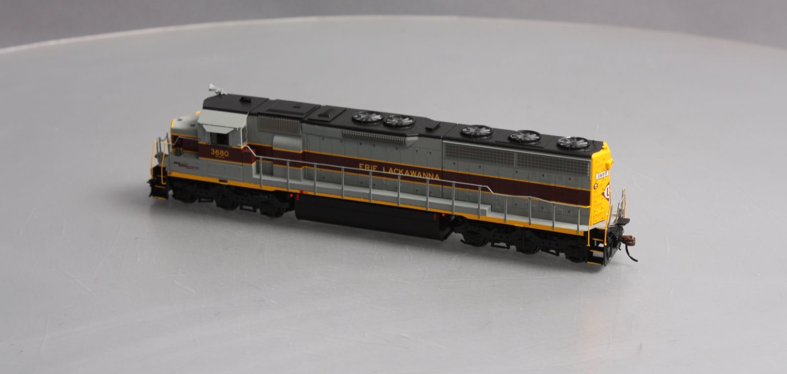 Athearn G86110 HO Erie Lackawanna SD45-2 Diesel Locomotive #3680