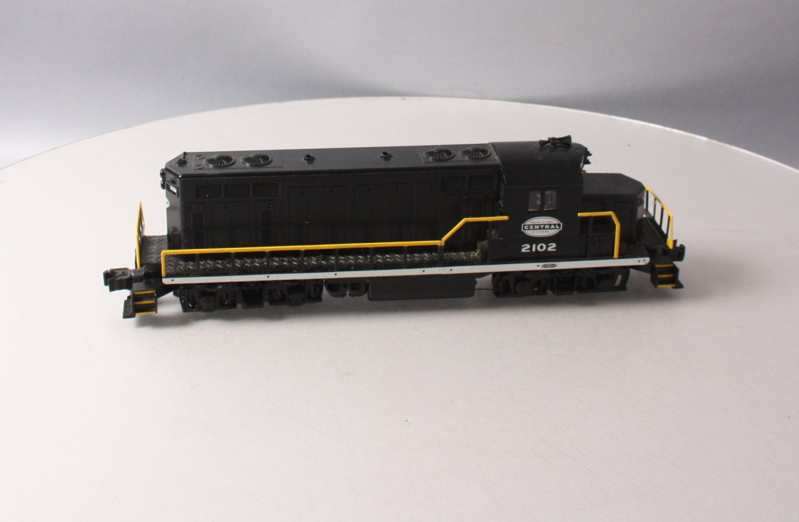 Lionel 6-82172 O Gauge NYC LionChief+ GP-20 Diesel Locomotive #2102