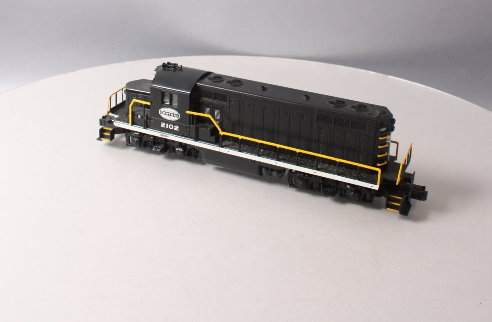 Lionel 6-82172 O Gauge NYC LionChief+ GP-20 Diesel Locomotive #2102