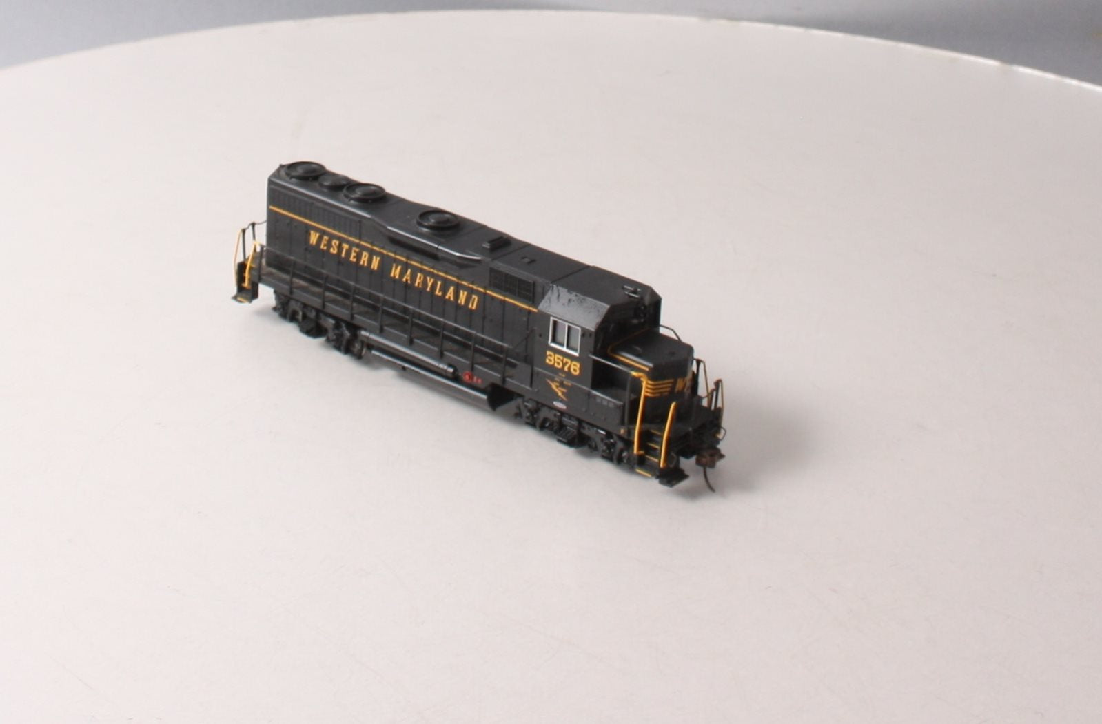Bachmann 60707 HO Western Maryland EMD GP35 Diesel Locomotive w/DCC #3576