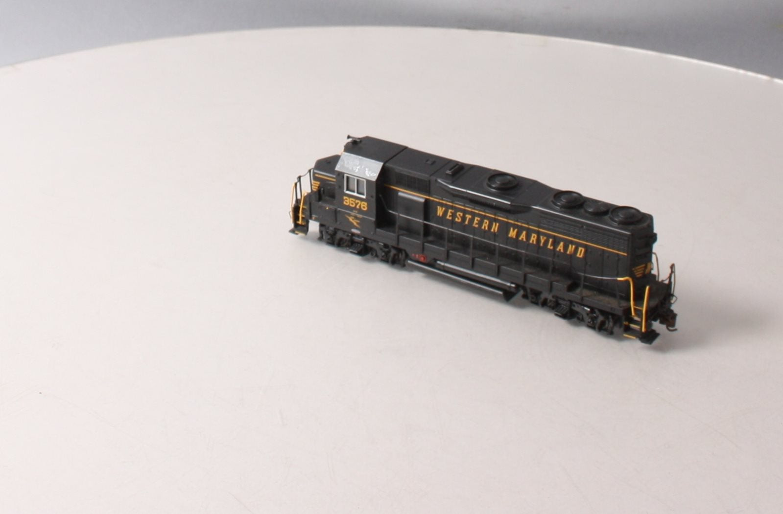 Bachmann 60707 HO Western Maryland EMD GP35 Diesel Locomotive w/DCC #3576