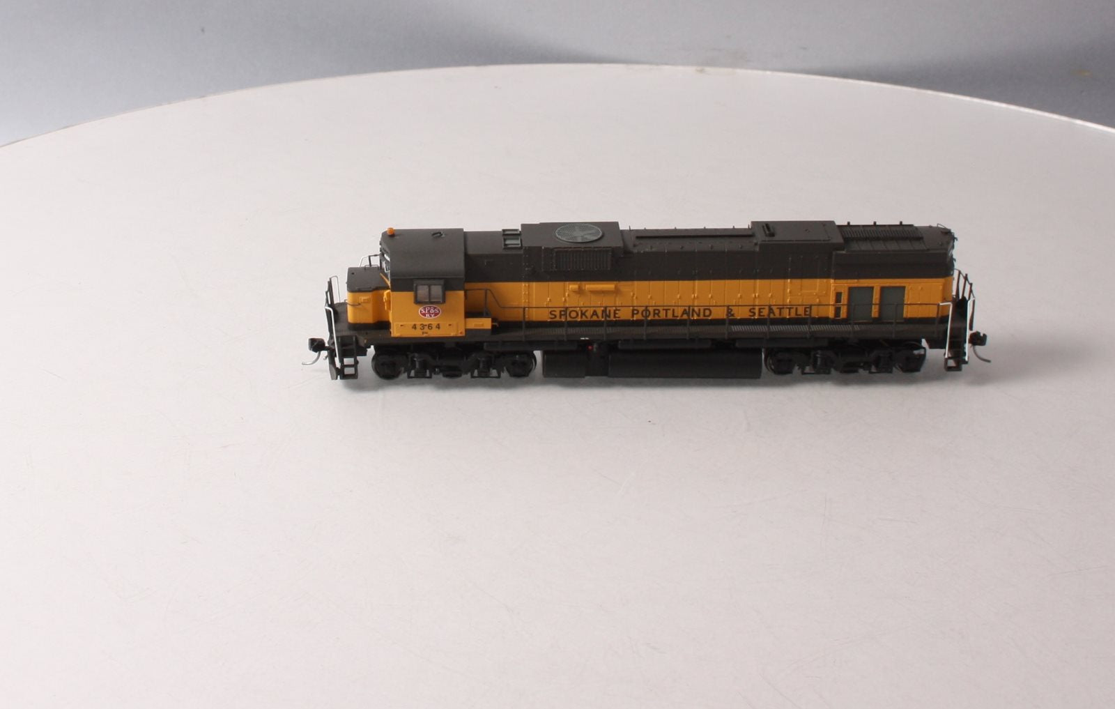 Bowser 23591 HO C636, SP&S/BN #4364