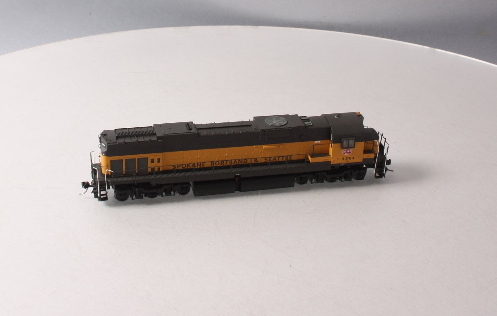 Bowser 23591 HO C636, SP&S/BN #4364