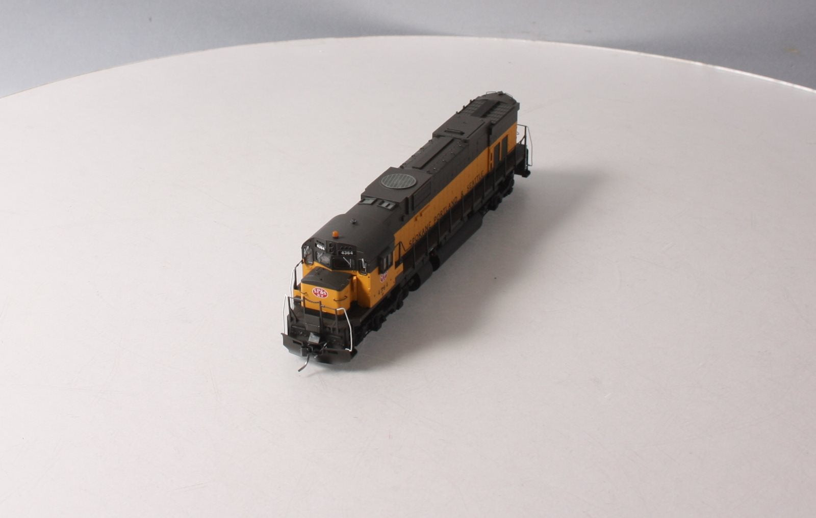 Bowser 23591 HO C636, SP&S/BN #4364