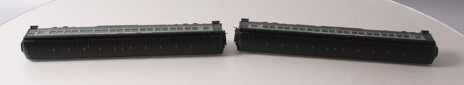 Broadway Limited 6441 HO New York Central 80' Passenger Coach Set B (Set of 2)