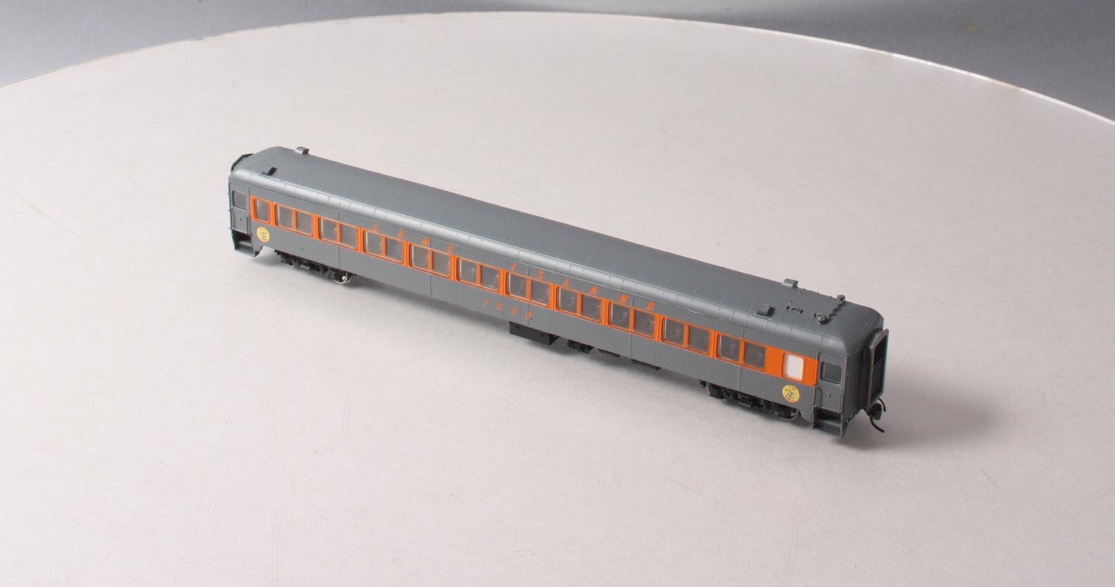 Rapido Trains 109067 HO Long Island Rail Road Lightweight 10-Window Coach (3)