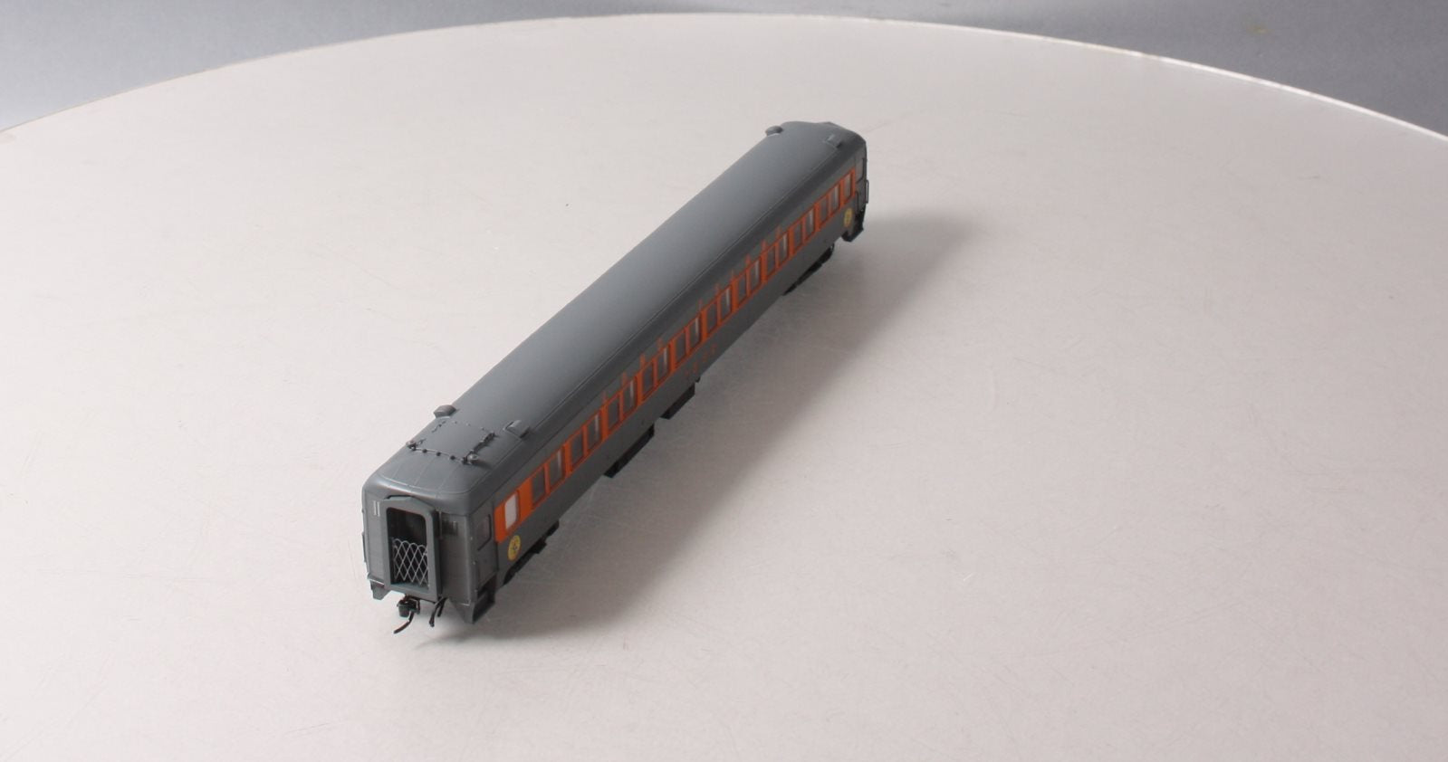 Rapido Trains 109067 HO Long Island Rail Road Lightweight 10-Window Coach (3)