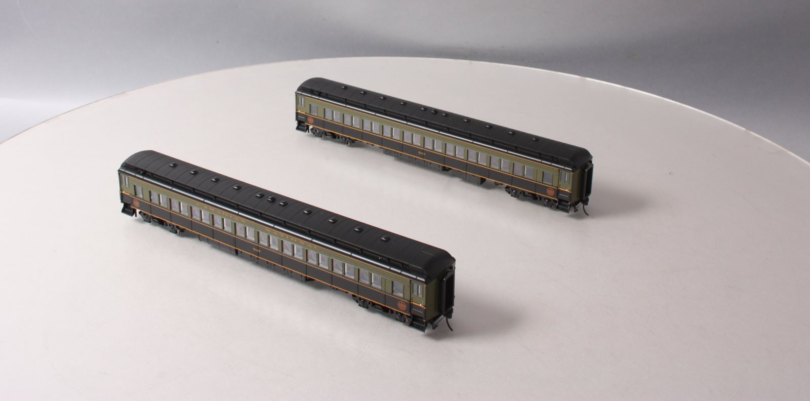 Broadway Limited 6448 HO Canadian National 80' Passenger Coach Set