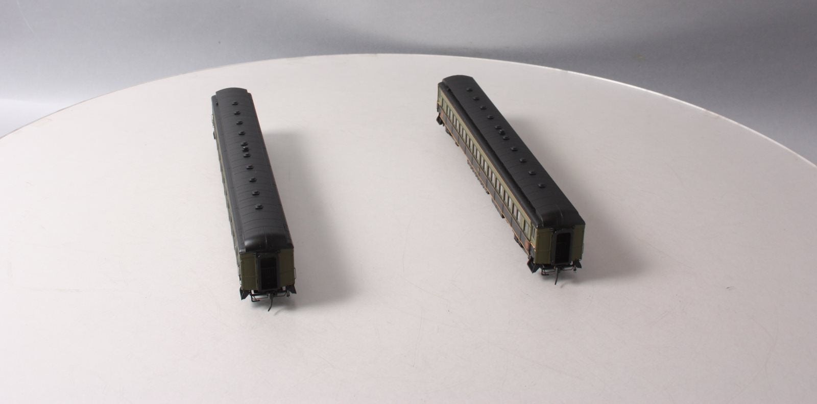 Broadway Limited 6448 HO Canadian National 80' Passenger Coach Set A (Set of 2)