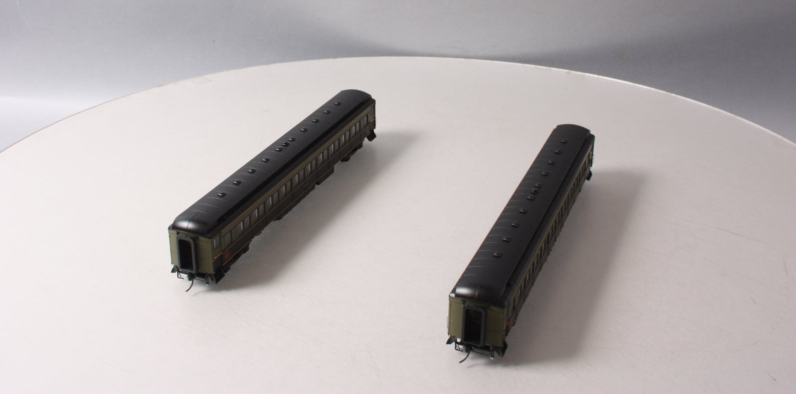 Broadway Limited 6448 HO Canadian National 80' Passenger Coach Set A (Set of 2)