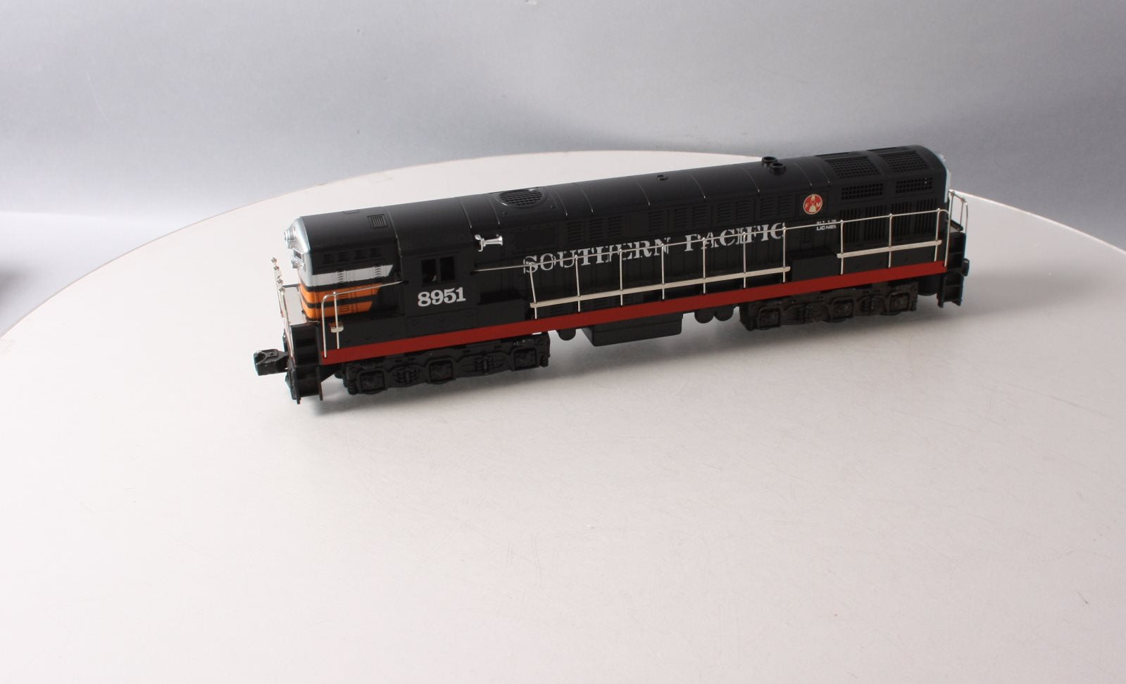 Lionel 6-8951 O Gauge Southern Pacific FM Trainmaster Diesel Locomotive #8951 EX/Box