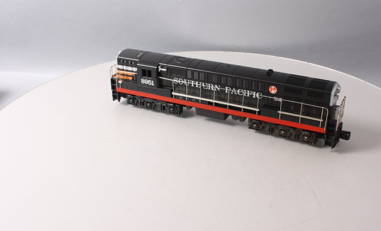 Lionel 6-8951 O Gauge Southern Pacific FM Trainmaster Diesel Locomotive #8951 EX/Box