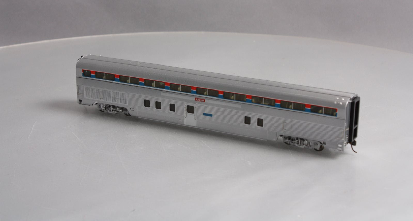 Walthers 920-13311 HO Amtrak 85' Budd Hi-Level 72-Seat Coach