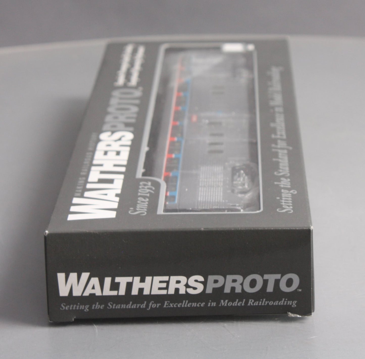 Walthers 920-13311 HO Amtrak 85' Budd Hi-Level 72-Seat Coach
