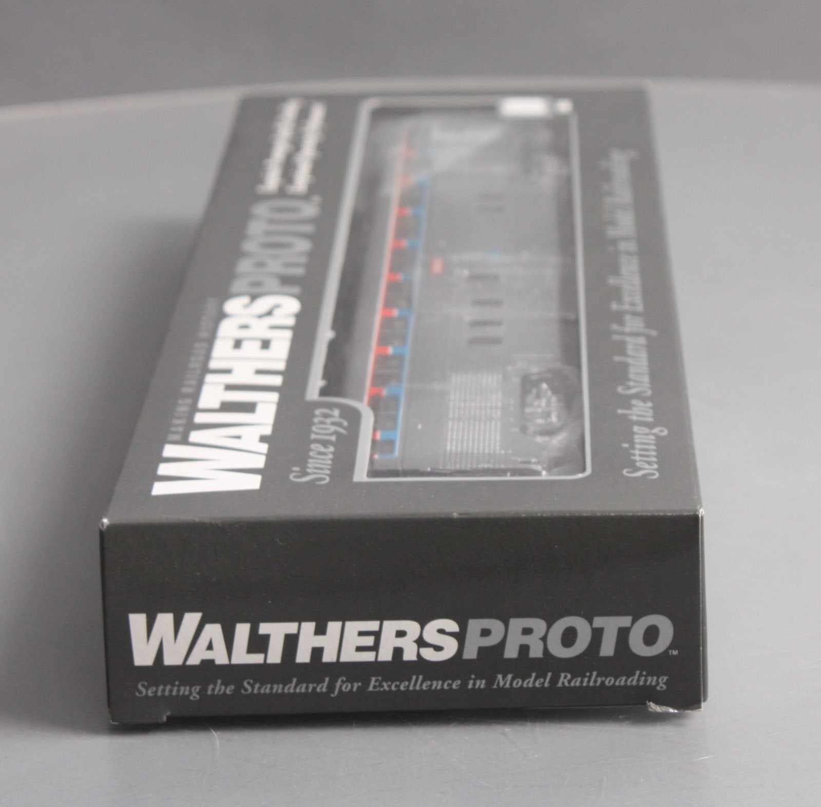 Walthers 920-13311 HO Amtrak 85' Budd Hi-Level 72-Seat Coach