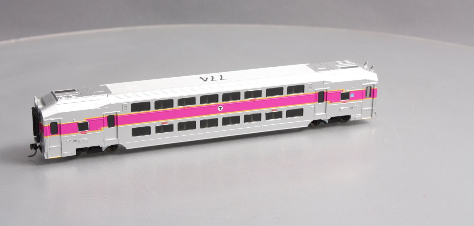 Atlas 20004852 HO Scale Modern Commuter Trains Multi-Level Trailer Car #774