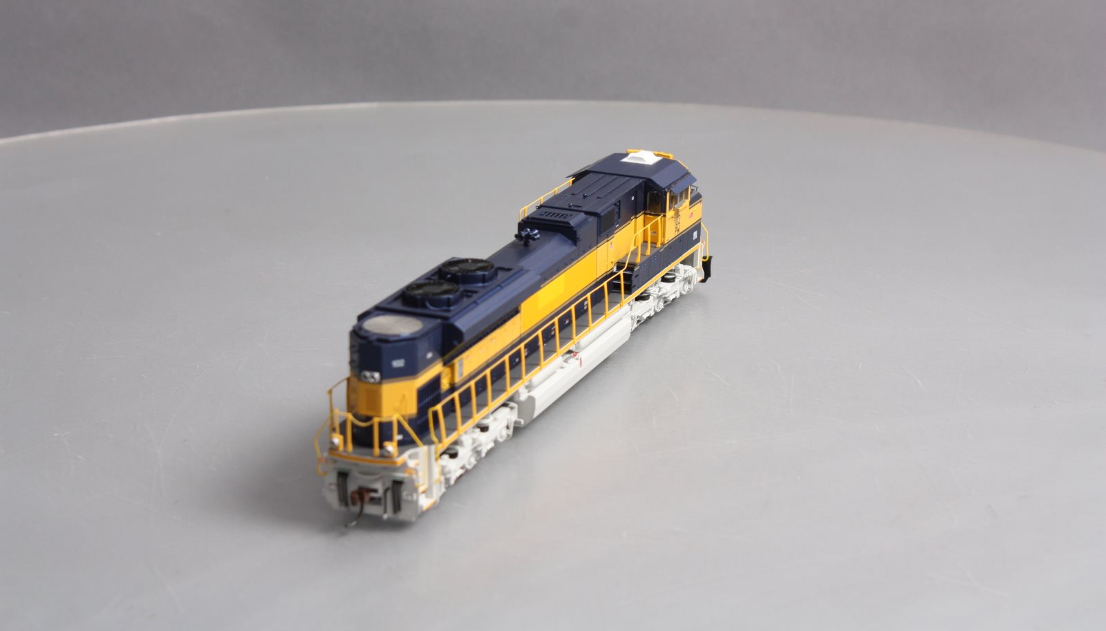 Athearn G69272 HO Scale Providence & Worcester SD70M-2 Diesel Engine #102