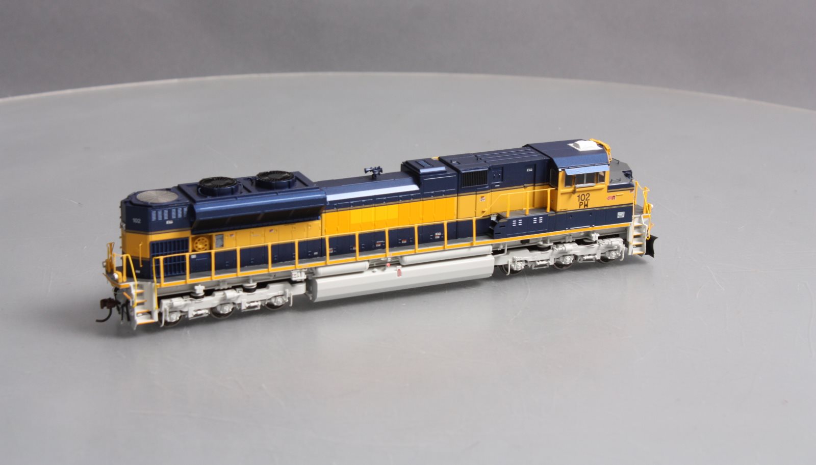 Athearn G69272 HO Scale Providence & Worcester SD70M-2 Diesel Engine #102
