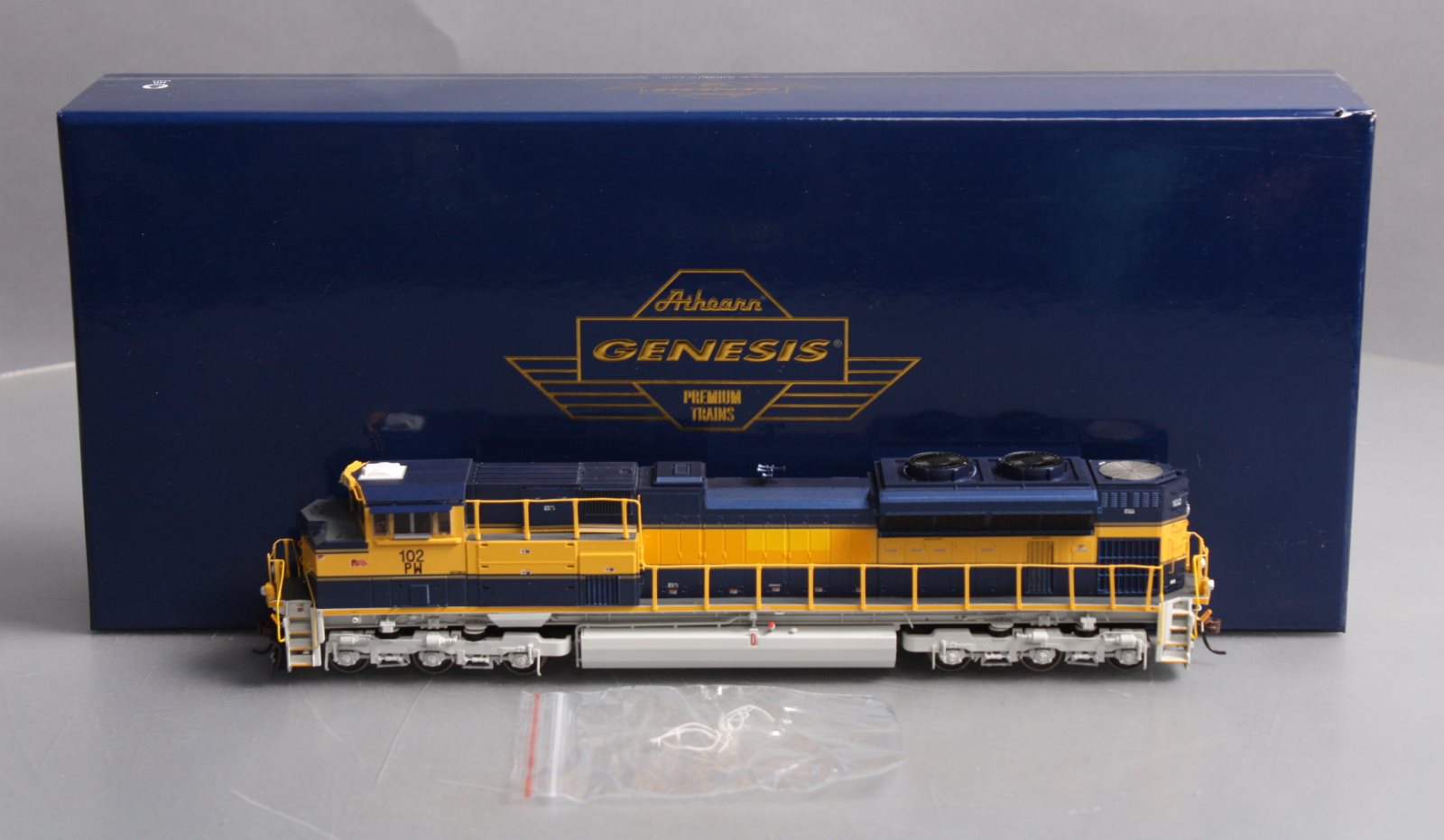 Athearn G69272 HO Scale Providence & Worcester SD70M-2 Diesel Engine #102