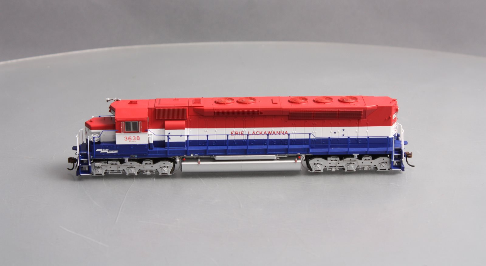 Athearn G63586 HO Scale Erie Lackawanna Railway SDP45 Diesel Engine #3638