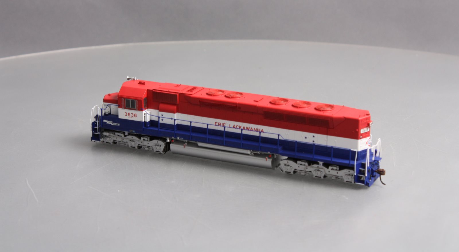 Athearn G63586 HO Scale Erie Lackawanna Railway SDP45 Diesel Engine #3638