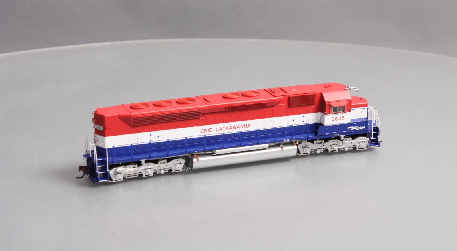 Athearn G63586 HO Scale Erie Lackawanna Railway SDP45 Diesel Engine #3638