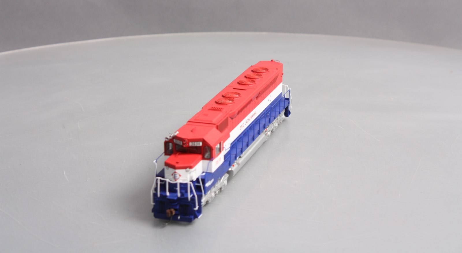 Athearn G63586 HO Scale Erie Lackawanna Railway SDP45 Diesel Engine #3638