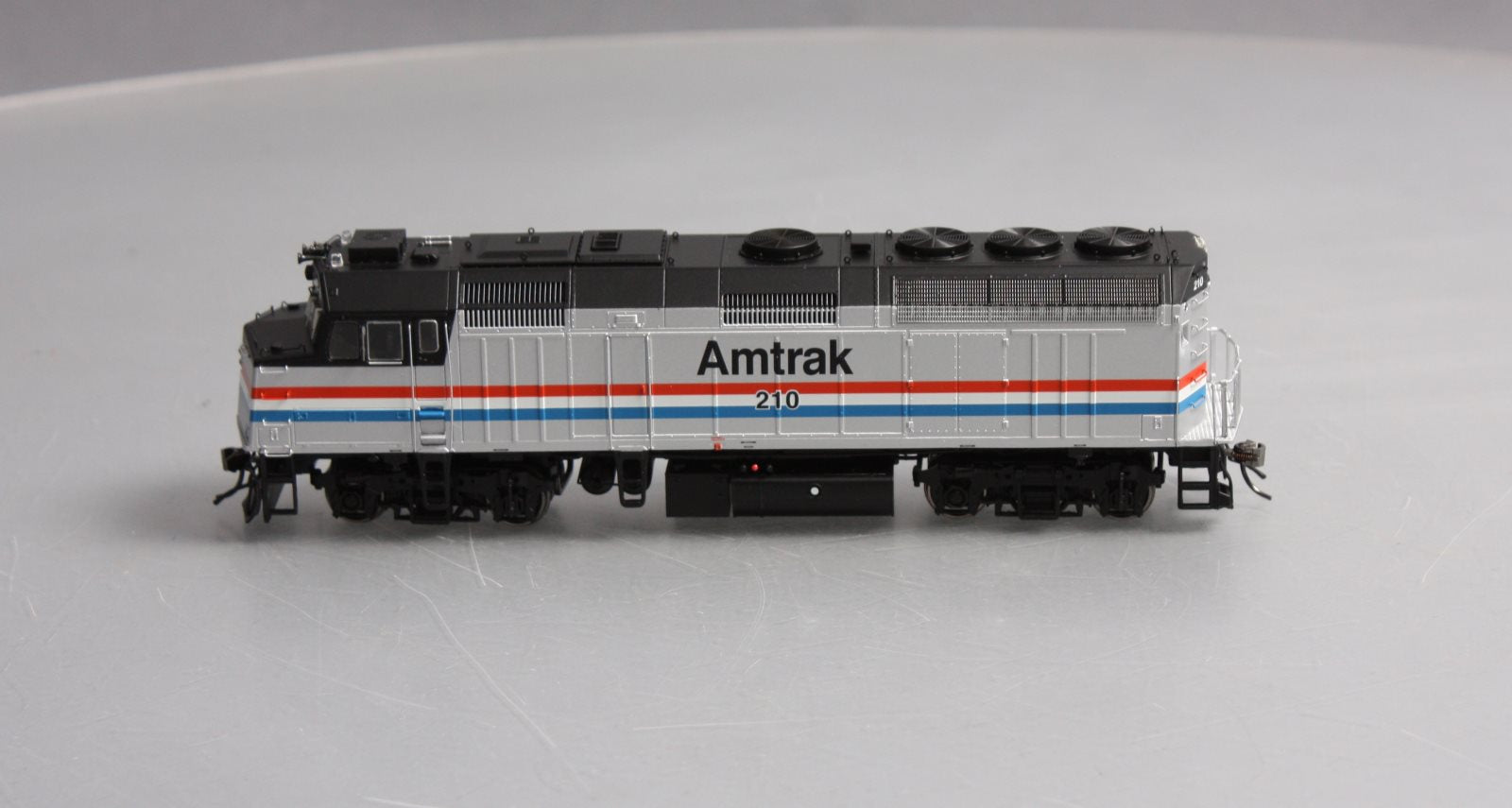 Rapido Trains 83504 HO Amtrak Modern F40PH with Sound #210