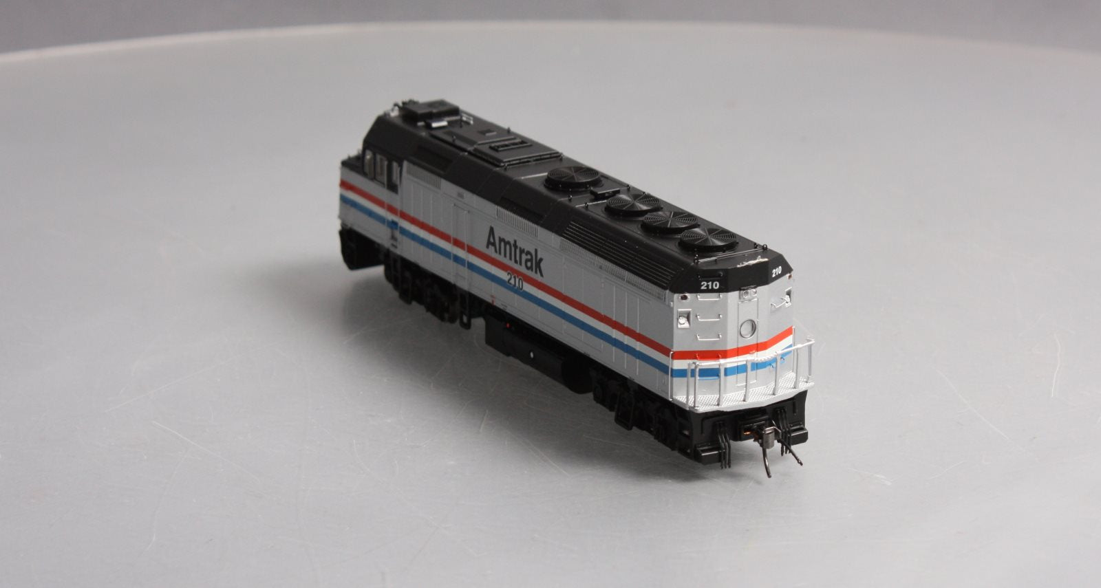 Rapido Trains 83504 HO Amtrak Modern F40PH with Sound #210