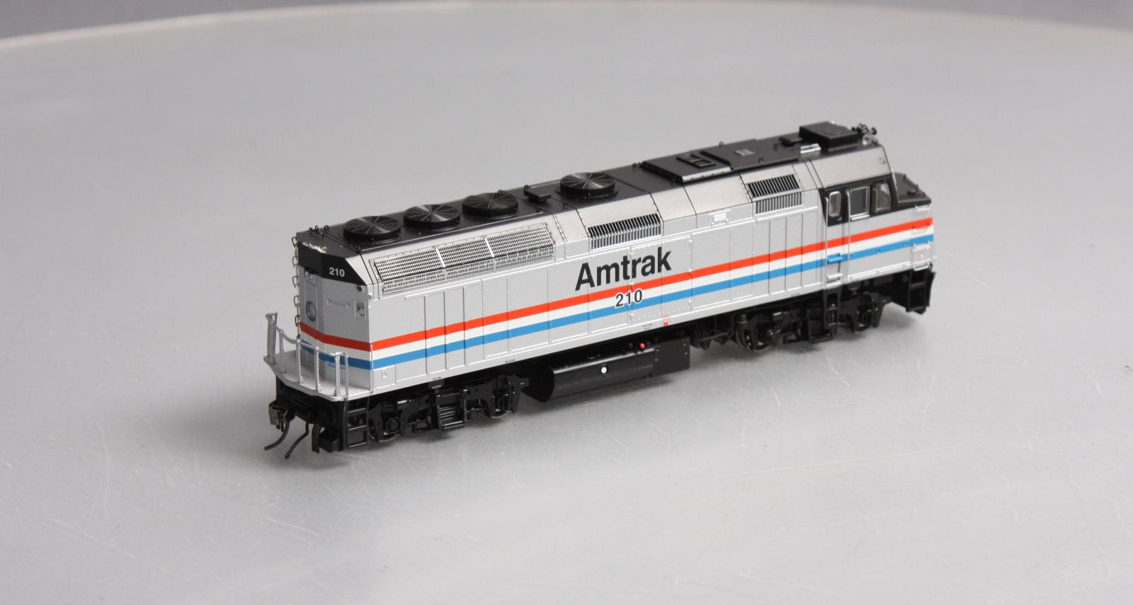 Rapido Trains 83504 HO Amtrak Modern F40PH with Sound #210