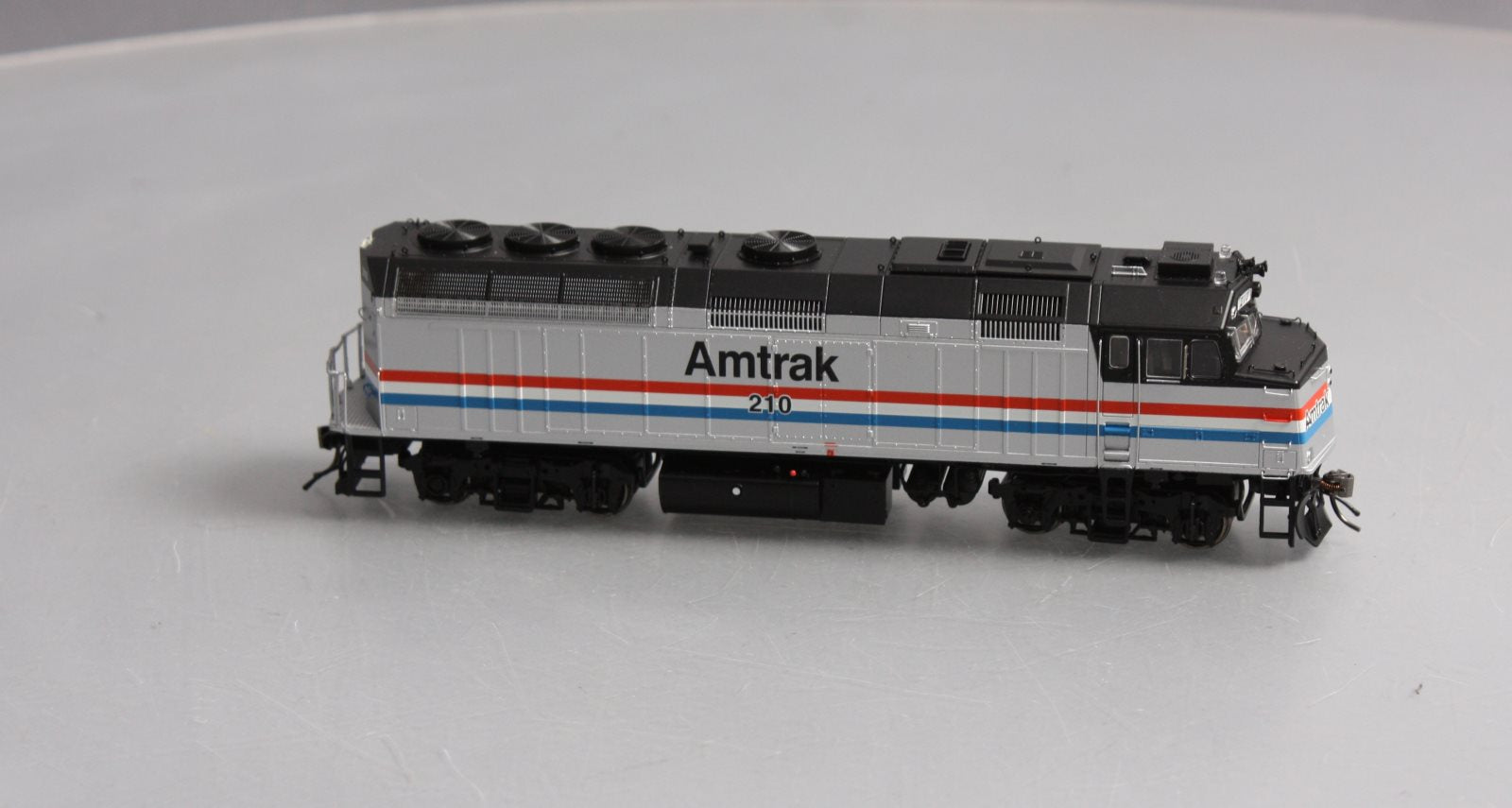 Rapido Trains 83504 HO Amtrak Modern F40PH with Sound #210