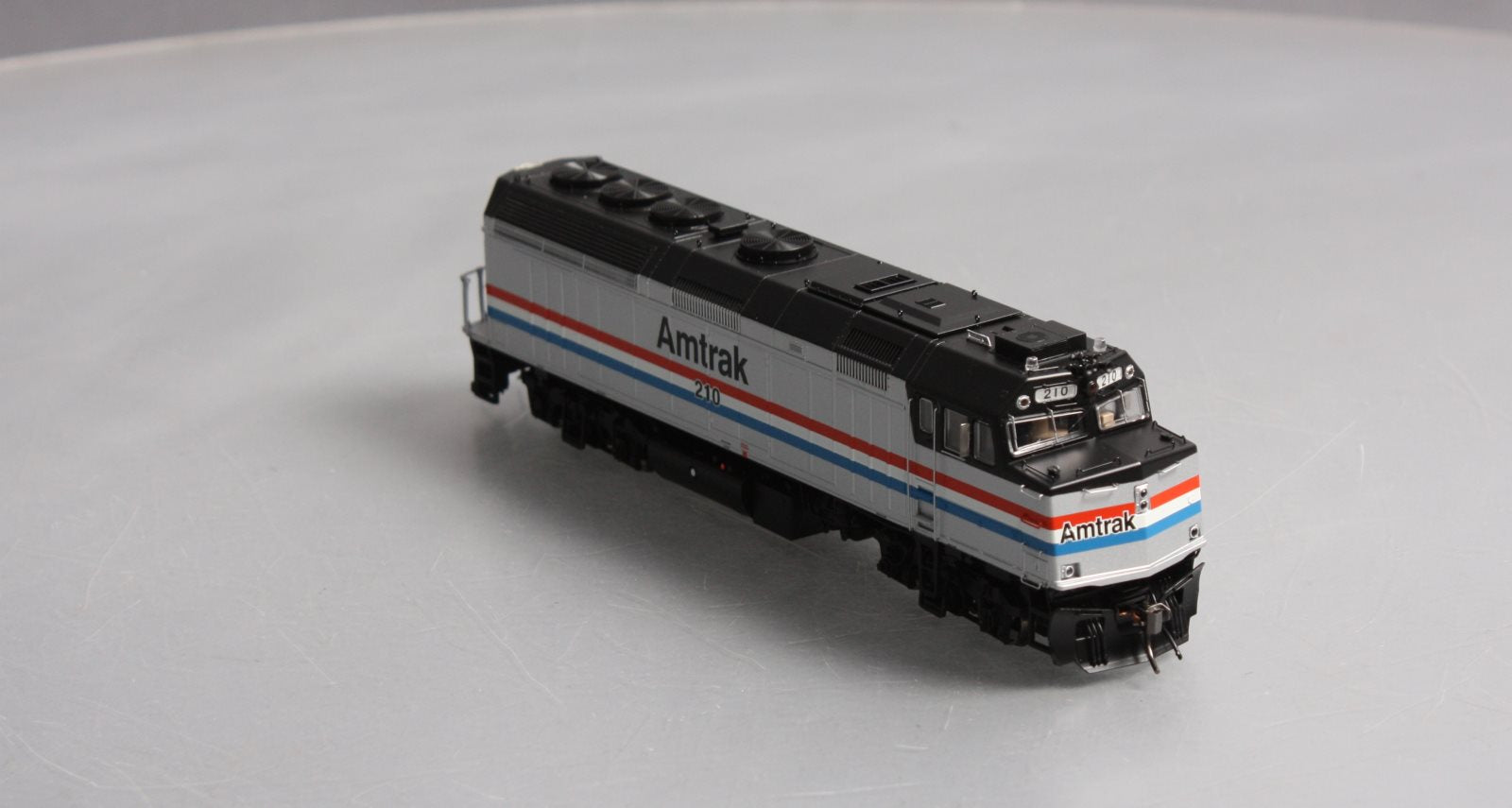 Rapido Trains 83504 HO Amtrak Modern F40PH with Sound #210